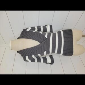 Arizona Jean Co. small grey & white stripe short sleeve sweater Y2K